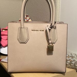 michael kors pink purse